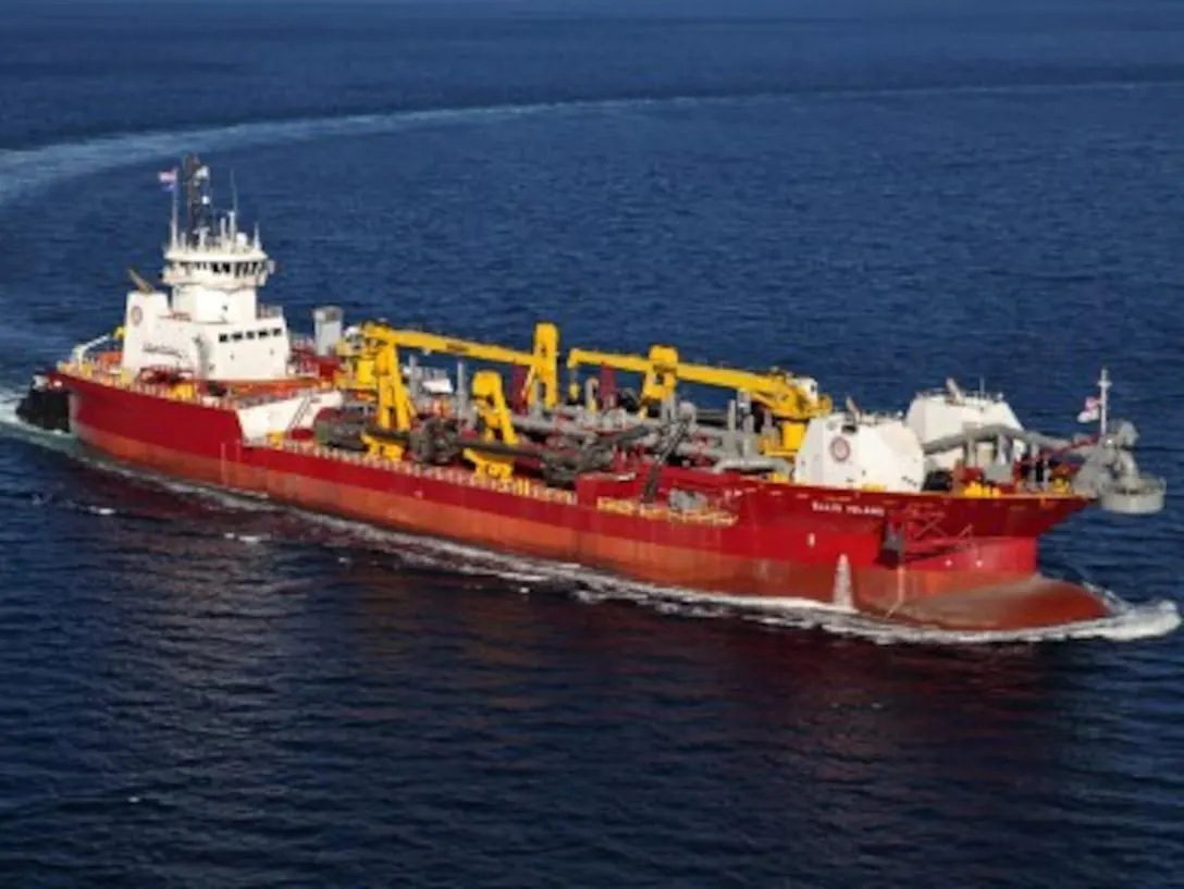 Hopper dredge at sea